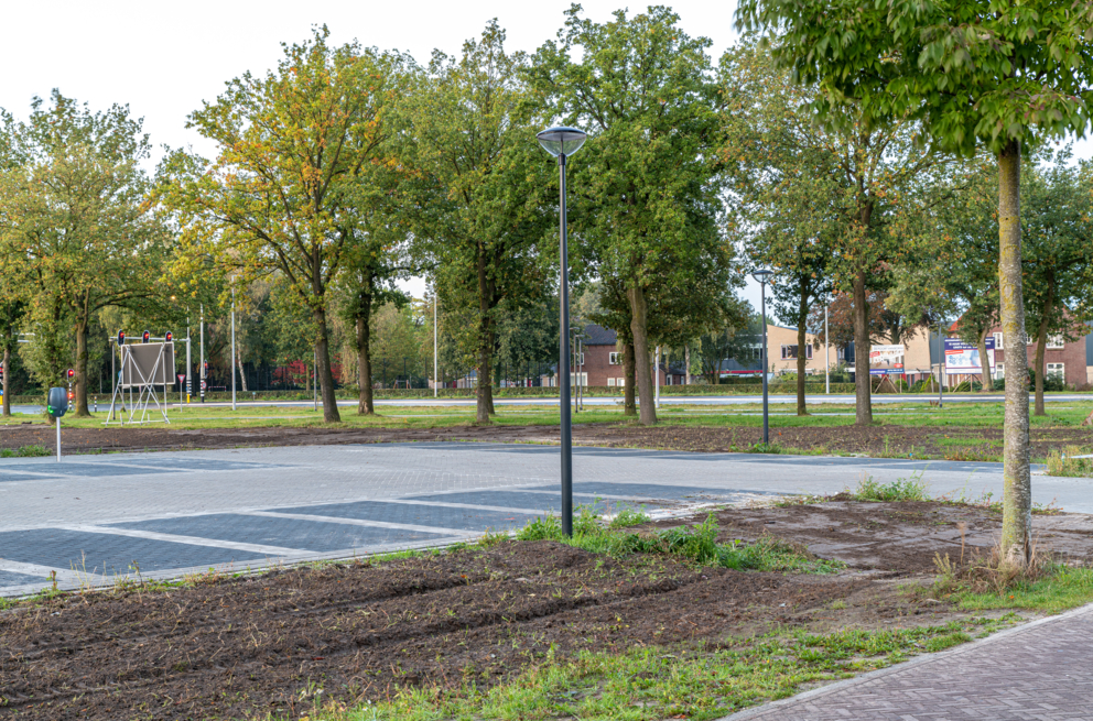 Lightronics armatuur op een parkeerterrein