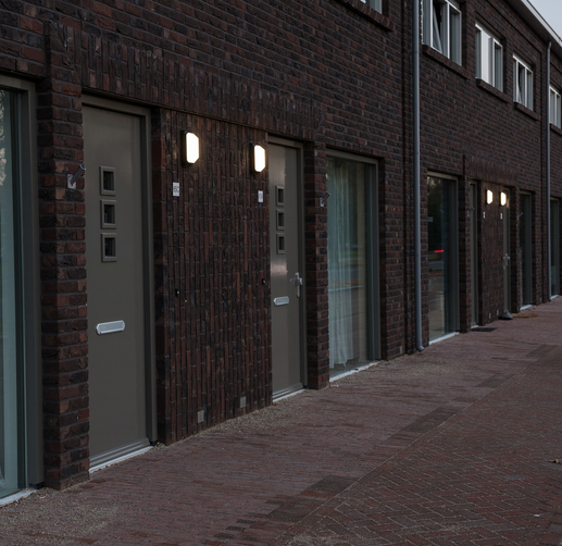 Lightronics TPS armaturen bij de voordeuren van woningen in Apeldoorn